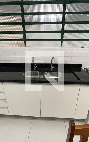 Casa à venda com 700m², 8 quartos e 2 vagas Casa à venda com 700m², 8 quartos e 2 vagasCozinha