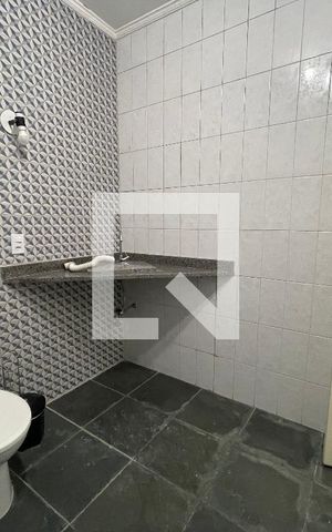Casa à venda com 700m², 8 quartos e 2 vagas Casa à venda com 700m², 8 quartos e 2 vagasBanheiro 3
