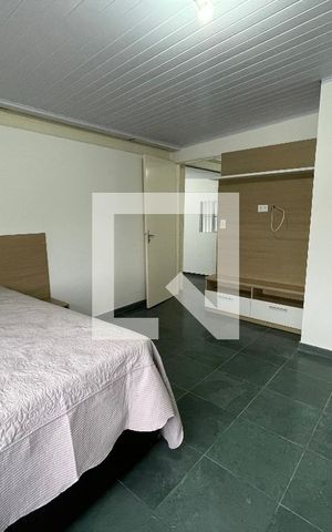 Casa à venda com 700m², 8 quartos e 2 vagas Casa à venda com 700m², 8 quartos e 2 vagasQuarto 1