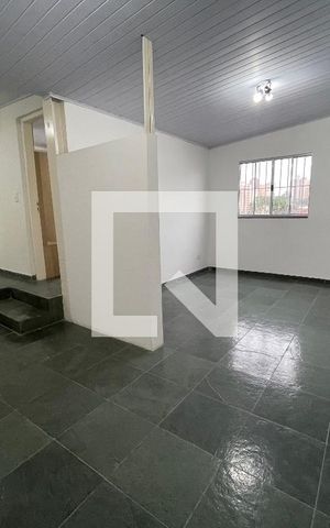 Casa à venda com 700m², 8 quartos e 2 vagas Casa à venda com 700m², 8 quartos e 2 vagasSala