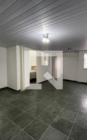 Casa à venda com 700m², 8 quartos e 2 vagas Casa à venda com 700m², 8 quartos e 2 vagasSala 2