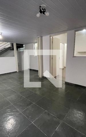 Casa à venda com 700m², 8 quartos e 2 vagas Casa à venda com 700m², 8 quartos e 2 vagasSala 2