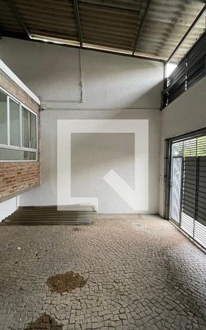 Casa à venda com 700m², 8 quartos e 2 vagas Casa à venda com 700m², 8 quartos e 2 vagasGaragem