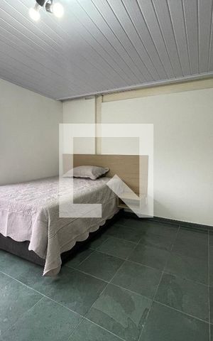 Casa à venda com 700m², 8 quartos e 2 vagas Casa à venda com 700m², 8 quartos e 2 vagasQuarto 1