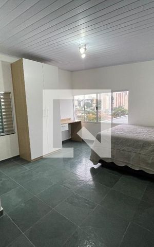 Casa à venda com 700m², 8 quartos e 2 vagas Casa à venda com 700m², 8 quartos e 2 vagasQuarto 1