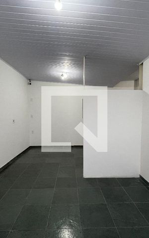 Casa à venda com 700m², 8 quartos e 2 vagas Casa à venda com 700m², 8 quartos e 2 vagasQuarto 5