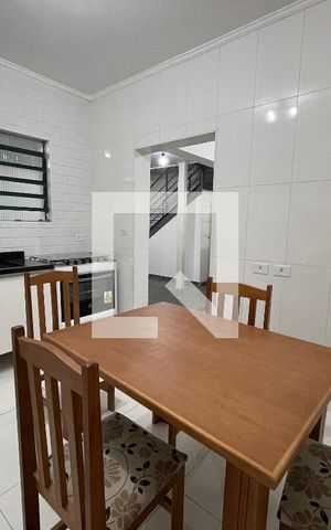 Casa à venda com 700m², 8 quartos e 2 vagas Casa à venda com 700m², 8 quartos e 2 vagasCozinha