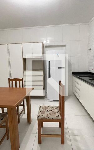Casa à venda com 700m², 8 quartos e 2 vagas Casa à venda com 700m², 8 quartos e 2 vagasCozinha