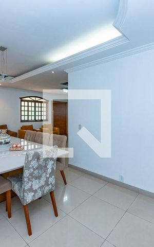 Casa à venda com 330m², 6 quartos e 3 vagasSala 1