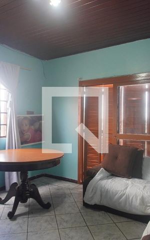 Casa à venda com 140m², 3 quartos e 2 vagas Casa à venda com 140m², 3 quartos e 2 vagasSala