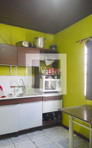 Casa à venda com 140m², 3 quartos e 2 vagas Casa à venda com 140m², 3 quartos e 2 vagasCozinha