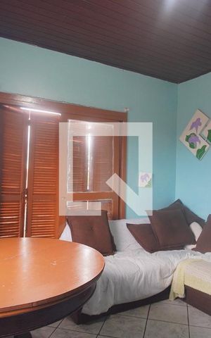Casa à venda com 140m², 3 quartos e 2 vagas Casa à venda com 140m², 3 quartos e 2 vagasSala