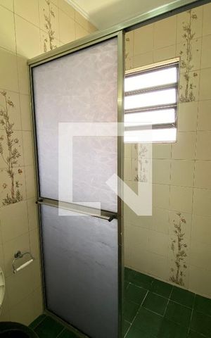 Casa para alugar com 350m², 3 quartos e 6 vagas Casa para alugar com 350m², 3 quartos e 6 vagasBanheiro 2