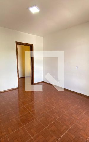 Casa para alugar com 350m², 3 quartos e 6 vagas Casa para alugar com 350m², 3 quartos e 6 vagasSuite