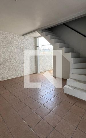 Casa para alugar com 350m², 3 quartos e 6 vagas Casa para alugar com 350m², 3 quartos e 6 vagasGaragem 1