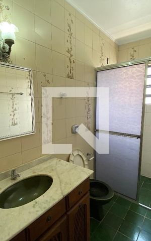 Casa para alugar com 350m², 3 quartos e 6 vagas Casa para alugar com 350m², 3 quartos e 6 vagasBanheiro 2