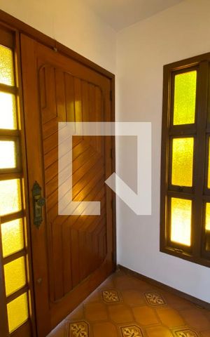 Casa para alugar com 350m², 3 quartos e 6 vagas Casa para alugar com 350m², 3 quartos e 6 vagasHall de entrada