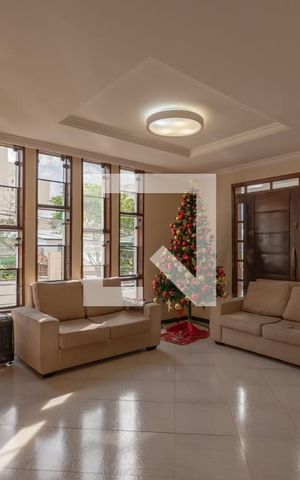 Casa à venda com 280m², 4 quartos e 3 vagas Casa à venda com 280m², 4 quartos e 3 vagasSala 1