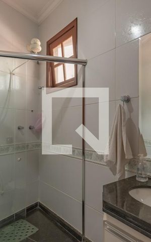 Casa à venda com 280m², 4 quartos e 3 vagas Casa à venda com 280m², 4 quartos e 3 vagasBanheiro Social 1