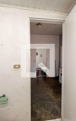 Casa à venda com 180m², 4 quartos e 2 vagas Casa à venda com 180m², 4 quartos e 2 vagasCasa 2- Banheiro
