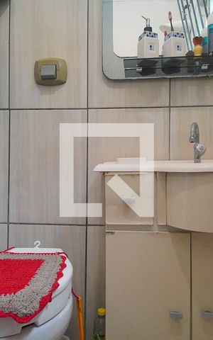 Casa à venda com 286m², 4 quartos e 2 vagas Casa à venda com 286m², 4 quartos e 2 vagasBanheiro da Suíte