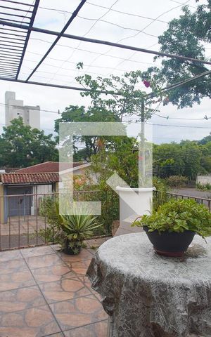 Casa à venda com 286m², 4 quartos e 2 vagas Casa à venda com 286m², 4 quartos e 2 vagasVaranda