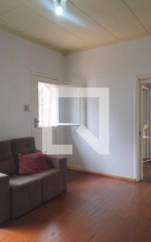 Casa à venda com 286m², 4 quartos e 2 vagas Casa à venda com 286m², 4 quartos e 2 vagassala