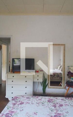 Casa à venda com 286m², 4 quartos e 2 vagas Casa à venda com 286m², 4 quartos e 2 vagasQuarto 1