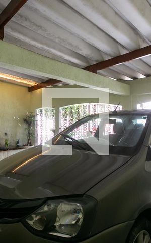 Casa à venda com 350m², 4 quartos e 2 vagas Casa à venda com 350m², 4 quartos e 2 vagasGaragem