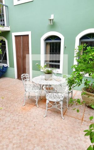 Casa à venda com 360m², 7 quartos e 4 vagasÁrea Externa