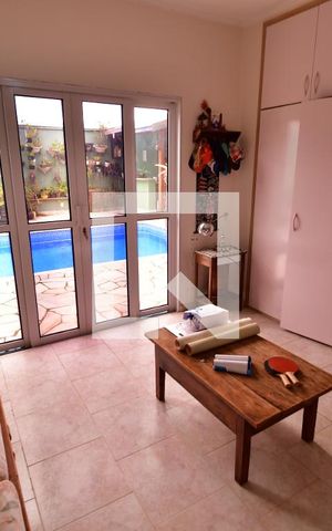 Casa à venda com 360m², 7 quartos e 4 vagasEdicula