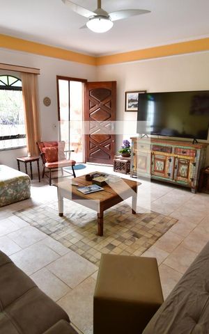 Casa à venda com 360m², 7 quartos e 4 vagasEdicula