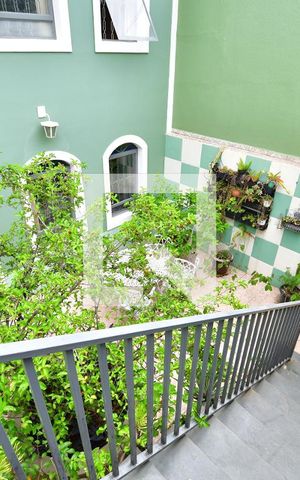 Casa à venda com 360m², 7 quartos e 4 vagasÁrea Externa