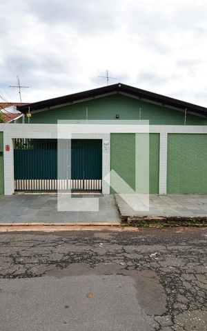 Casa à venda com 360m², 7 quartos e 4 vagasFachada
