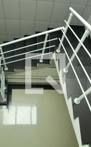 Casa à venda com 166m², 3 quartos e 4 vagasEscada ( acesso)