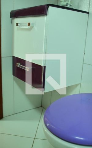 Casa à venda com 166m², 3 quartos e 4 vagasBanheiro Suíte 2