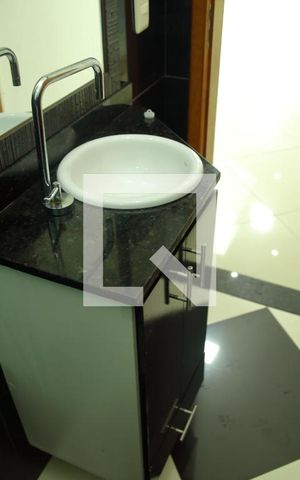 Casa à venda com 166m², 3 quartos e 4 vagasLavabo da Sala