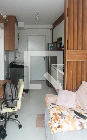 Apartamento à venda com 28m², 1 quarto e sem vaga Apartamento à venda com 28m², 1 quarto e sem vagaSala