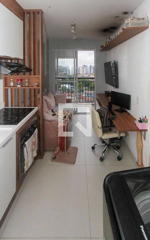 Apartamento à venda com 28m², 1 quarto e sem vaga Apartamento à venda com 28m², 1 quarto e sem vagaCozinha e Área de Serviço