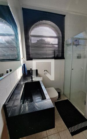 Casa à venda com 315m², 3 quartos e 2 vagas Casa à venda com 315m², 3 quartos e 2 vagasBanheiro