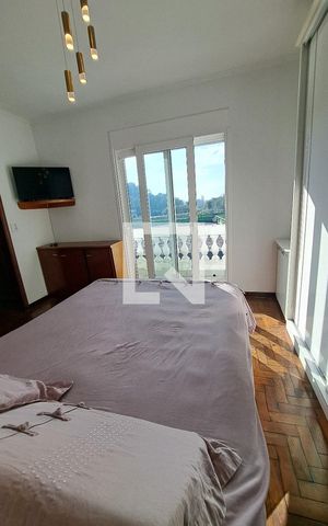 Casa à venda com 315m², 3 quartos e 2 vagas Casa à venda com 315m², 3 quartos e 2 vagasQuarto