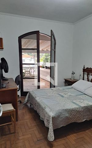 Casa à venda com 315m², 3 quartos e 2 vagas Casa à venda com 315m², 3 quartos e 2 vagasQuarto