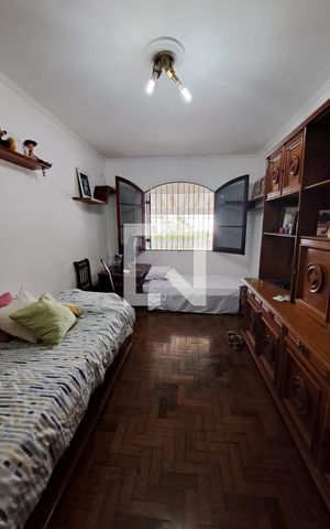 Casa à venda com 315m², 3 quartos e 2 vagas Casa à venda com 315m², 3 quartos e 2 vagasQuarto