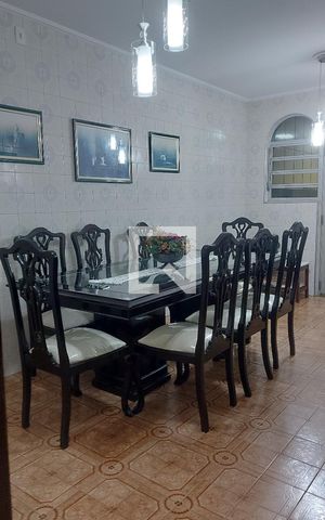 Casa à venda com 315m², 3 quartos e 2 vagas Casa à venda com 315m², 3 quartos e 2 vagasSala