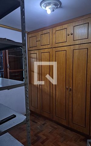 Casa à venda com 315m², 3 quartos e 2 vagas Casa à venda com 315m², 3 quartos e 2 vagasQuarto