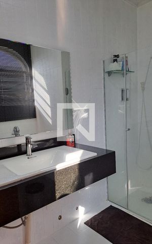 Casa à venda com 315m², 3 quartos e 2 vagas Casa à venda com 315m², 3 quartos e 2 vagasBanheiro