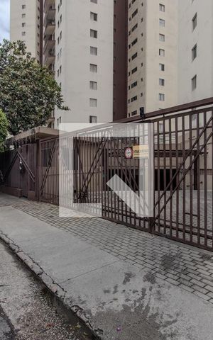 Apartamento à venda com 205m², 3 quartos e 1 vaga Apartamento à venda com 205m², 3 quartos e 1 vagaFachada