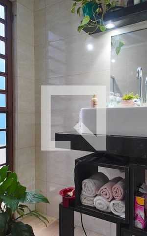 Casa à venda com 187m², 3 quartos e 2 vagas Casa à venda com 187m², 3 quartos e 2 vagasBanheiro