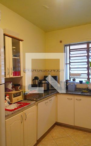 Casa à venda com 187m², 3 quartos e 2 vagas Casa à venda com 187m², 3 quartos e 2 vagasCozinha