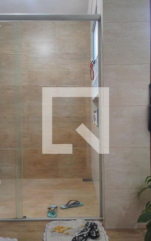 Casa à venda com 187m², 3 quartos e 2 vagas Casa à venda com 187m², 3 quartos e 2 vagasBanheiro